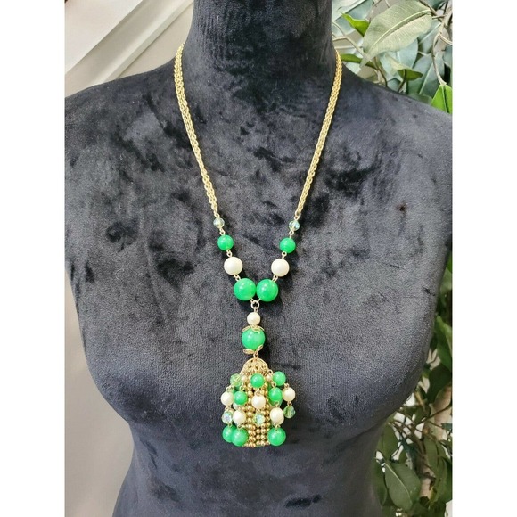 Green and White Pearl Beaded Necklace - Picture 1 of 9
